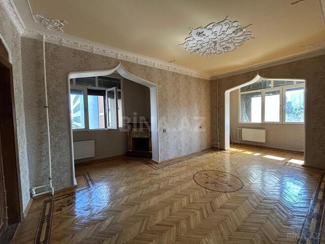 3 otaqlı köhnə tikili - 8-ci mikrorayon q. - 98 m² (16)
