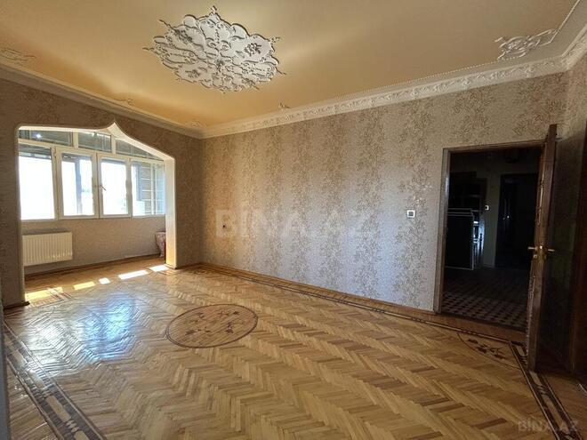 3 otaqlı köhnə tikili - 8-ci mikrorayon q. - 98 m² (9)