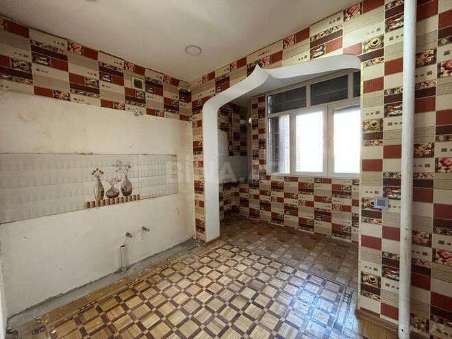 3 otaqlı köhnə tikili - 8-ci mikrorayon q. - 98 m² (4)