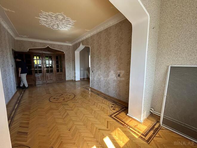 3 otaqlı köhnə tikili - 8-ci mikrorayon q. - 98 m² (18)