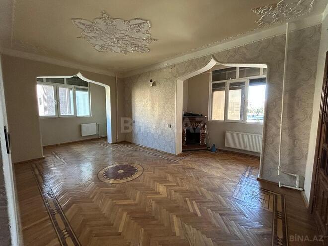 3 otaqlı köhnə tikili - 8-ci mikrorayon q. - 98 m² (2)