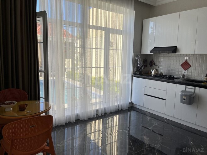 4 otaqlı həyət evi/bağ evi - Şüvəlan q. - 160 m² (16)
