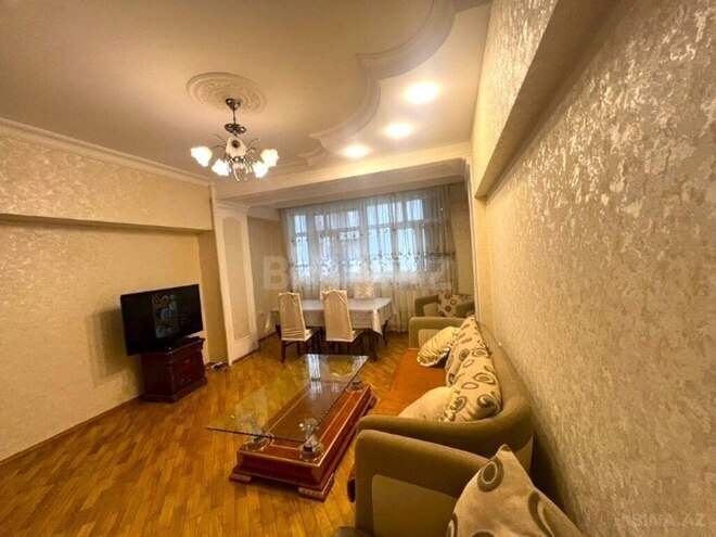 3 otaqlı köhnə tikili - 28 May m. - 110 m² (1)
