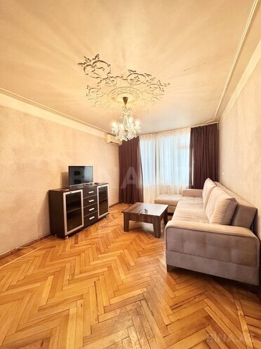 2 otaqlı köhnə tikili - İnşaatçılar m. - 60 m² (1)