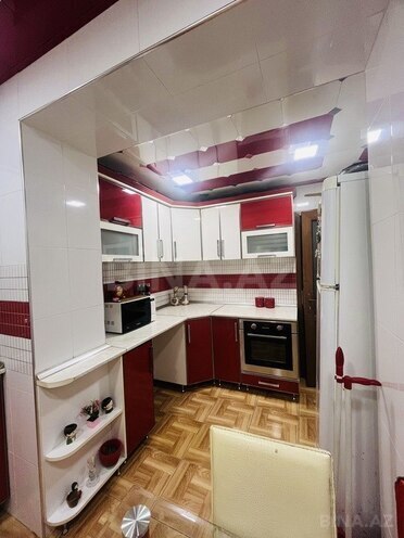 3 otaqlı köhnə tikili - İnşaatçılar m. - 70 m² (10)
