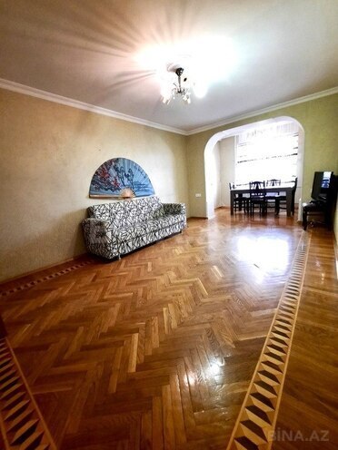 3 otaqlı köhnə tikili - Neftçilər m. - 70 m² (1)