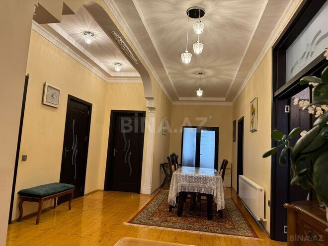 10 otaqlı həyət evi/bağ evi - Novxanı q. - 280 m² (25)