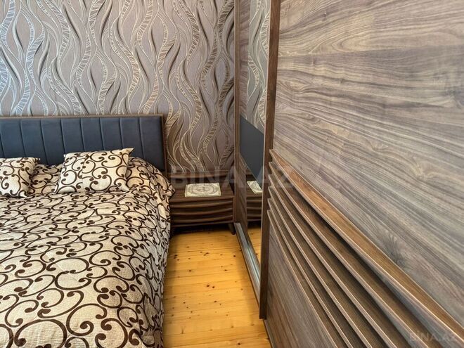 10 otaqlı həyət evi/bağ evi - Novxanı q. - 280 m² (21)