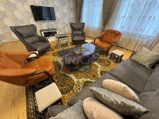 10 otaqlı həyət evi/bağ evi - Novxanı q. - 280 m² (16)