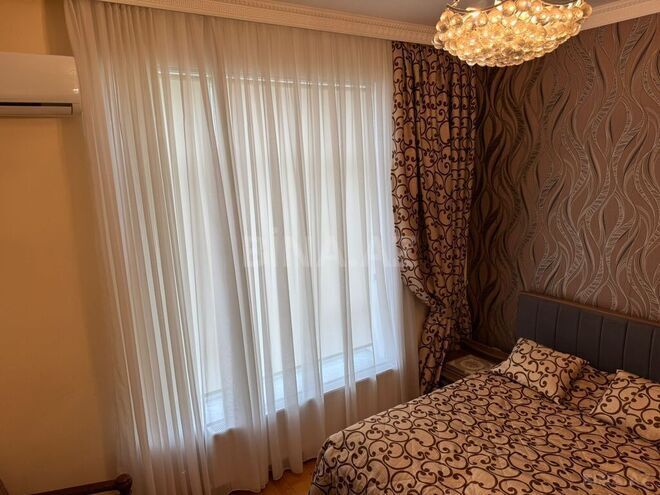 10 otaqlı həyət evi/bağ evi - Novxanı q. - 280 m² (24)
