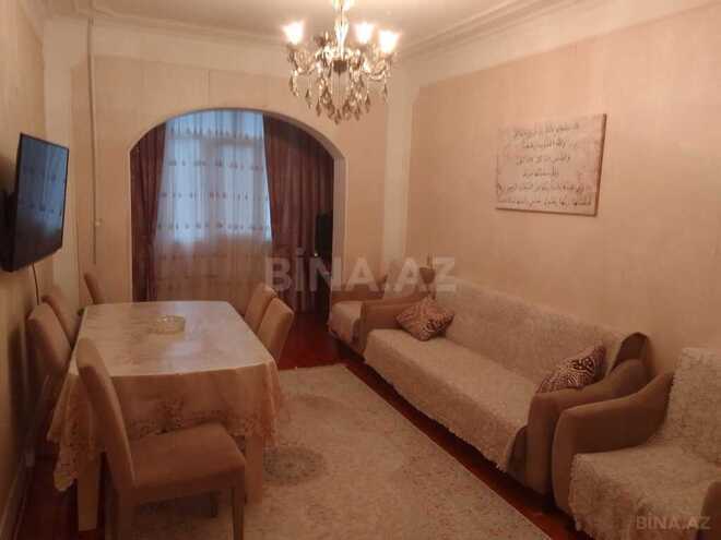 2 otaqlı köhnə tikili - 8-ci mikrorayon q. - 60 m² (1)