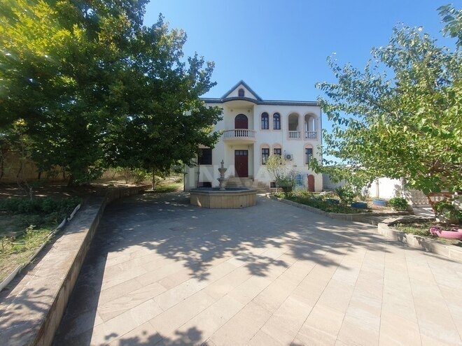 6 otaqlı həyət evi/bağ evi - Görədil q. - 216 m² (1)