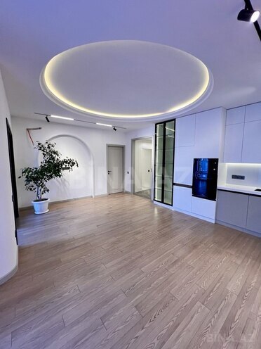 3 otaqlı yeni tikili - 28 May m. - 93 m² (1)
