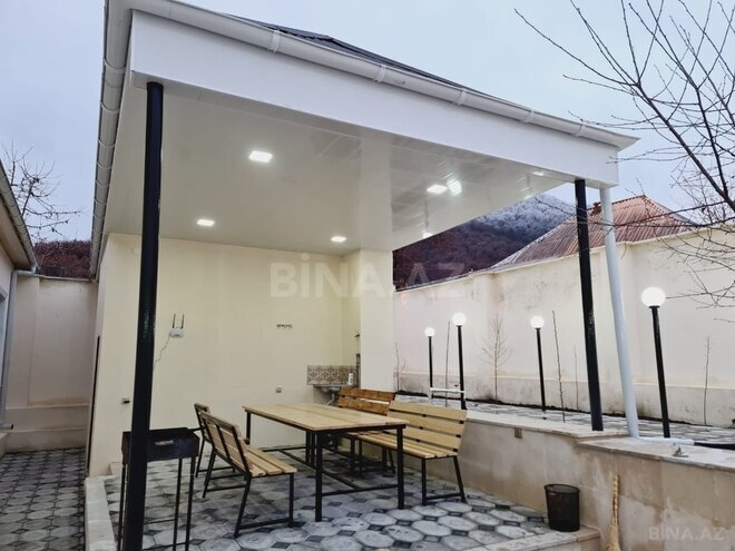 5 otaqlı həyət evi/bağ evi - Qəbələ - 200 m² (13)