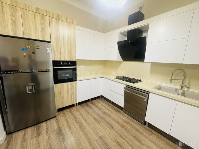 6 otaqlı həyət evi/bağ evi - Şüvəlan q. - 350 m² (13)