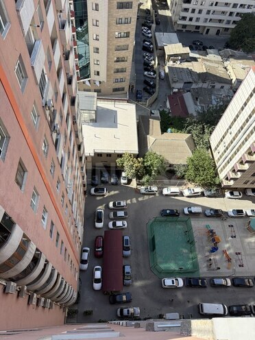3 otaqlı yeni tikili - 8 Noyabr m. - 90 m² (2)