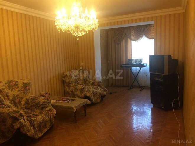 3 otaqlı köhnə tikili - İnşaatçılar m. - 70 m² (1)