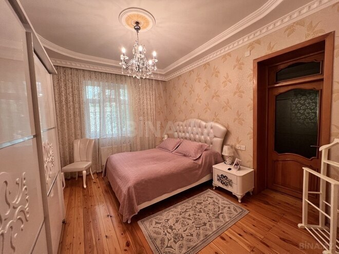 7 otaqlı həyət evi/bağ evi - Qaraçuxur q. - 400 m² (4)