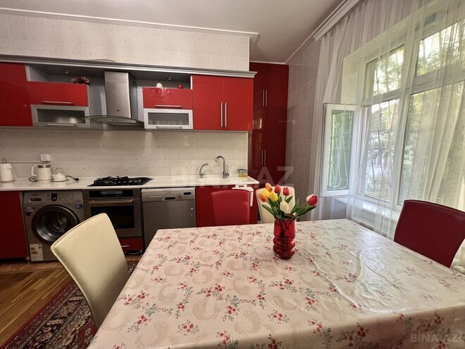 7 otaqlı həyət evi/bağ evi - Qaraçuxur q. - 400 m² (21)