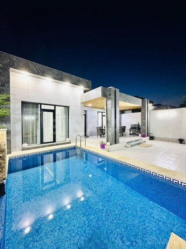 4 otaqlı həyət evi/bağ evi - Mərdəkan q. - 200 m² (1)