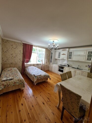 5 otaqlı həyət evi/bağ evi - Qəbələ - 300 m² (12)