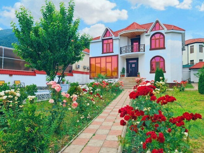 5 otaqlı həyət evi/bağ evi - Qəbələ - 200 m² (5)