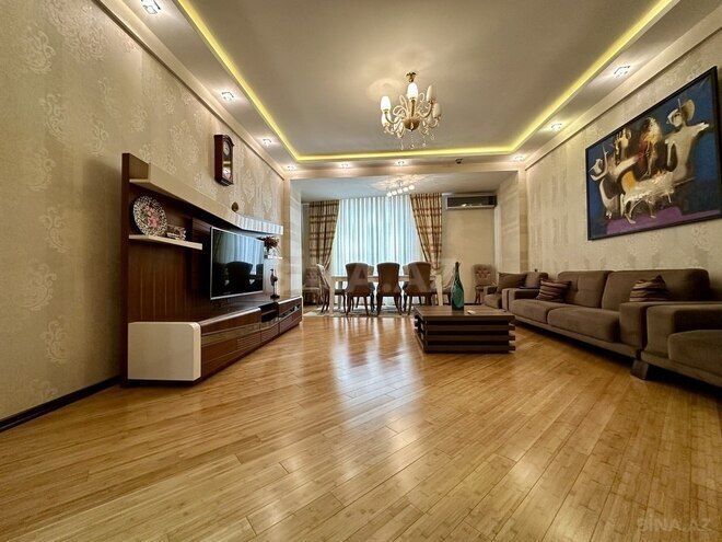 4 otaqlı yeni tikili - Şah İsmayıl Xətai m. - 160 m² (1)