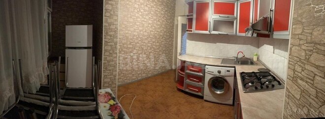 3 otaqlı köhnə tikili - 8-ci mikrorayon q. - 80 m² (1)