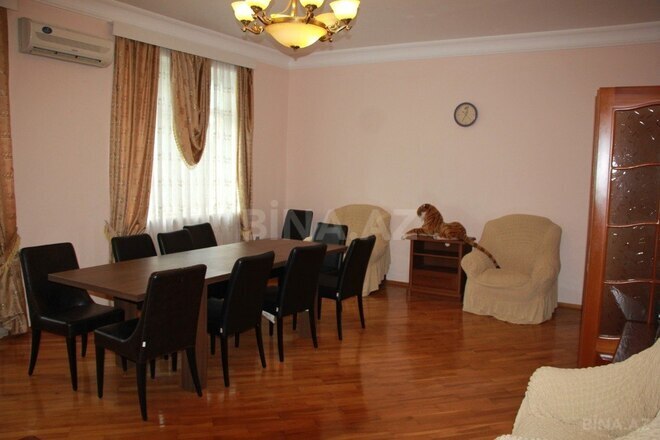 6 otaqlı həyət evi/bağ evi - Novxanı q. - 400 m² (23)