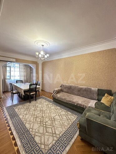 3 otaqlı köhnə tikili - 8-ci mikrorayon q. - 85 m² (1)