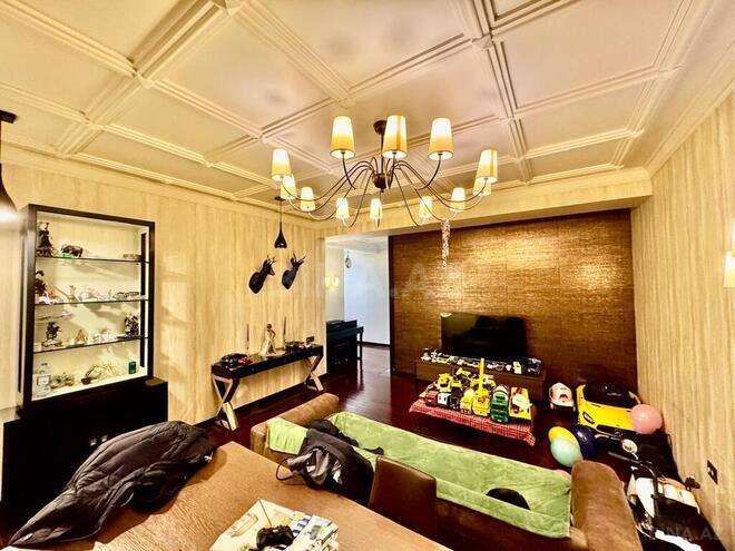 4 otaqlı yeni tikili - 28 May m. - 153 m² (3)