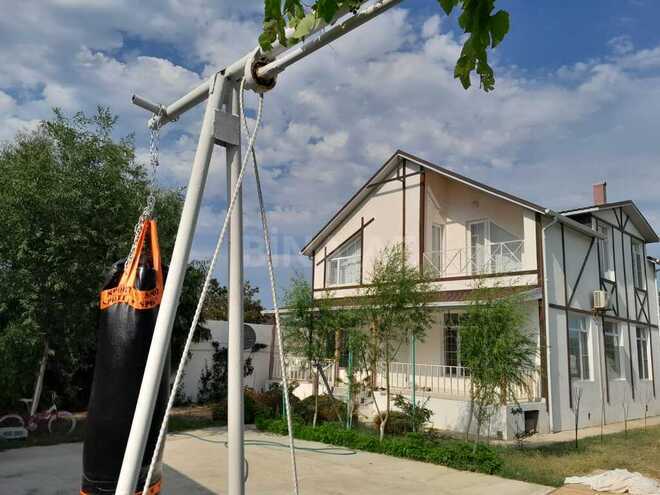 8 otaqlı həyət evi/bağ evi - Şüvəlan q. - 200 m² (1)