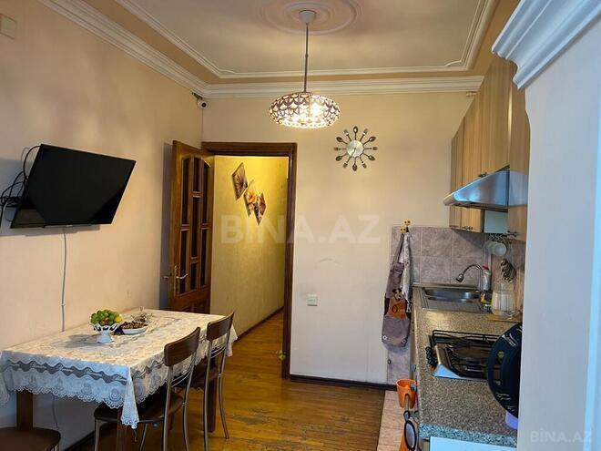 3 otaqlı köhnə tikili - Elmlər Akademiyası m. - 70 m² (10)
