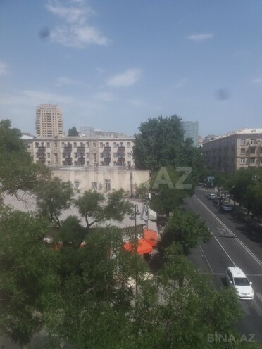 1 otaqlı köhnə tikili - 28 May m. - 41 m² (1)