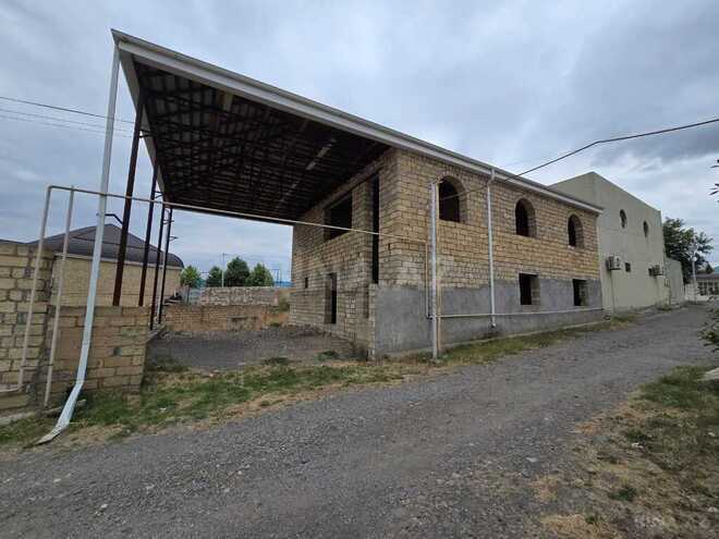 8 otaqlı həyət evi/bağ evi - Gəncə - 200 m² (1)