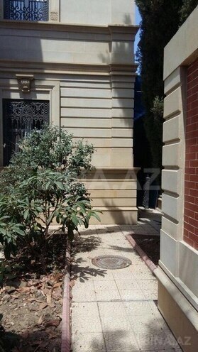 8 otaqlı həyət evi/bağ evi - Nəsimi m. - 550 m² (4)