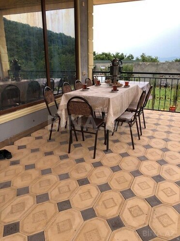 6 otaqlı həyət evi/bağ evi - Qax - 250 m² (27)