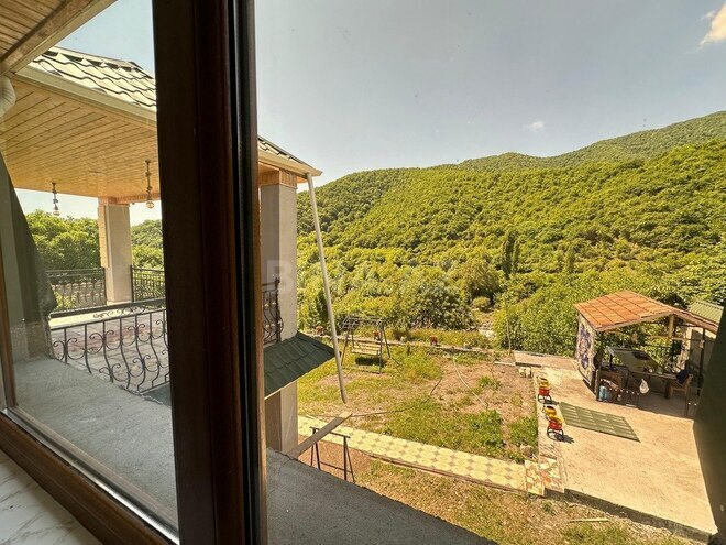 6 otaqlı həyət evi/bağ evi - Qax - 250 m² (21)