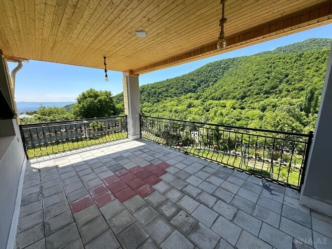 6 otaqlı həyət evi/bağ evi - Qax - 250 m² (22)