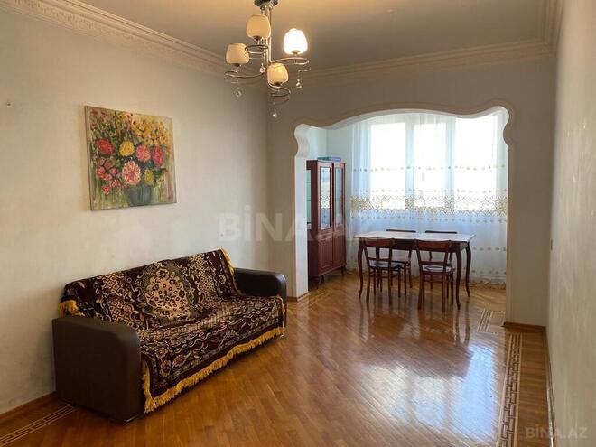 3 otaqlı köhnə tikili - 6-cı mikrorayon q. - 90 m² (3)