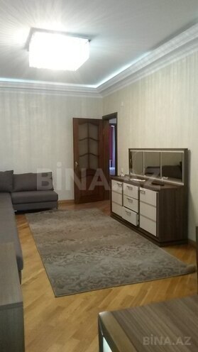 3 otaqlı köhnə tikili - 8-ci mikrorayon q. - 90 m² (10)