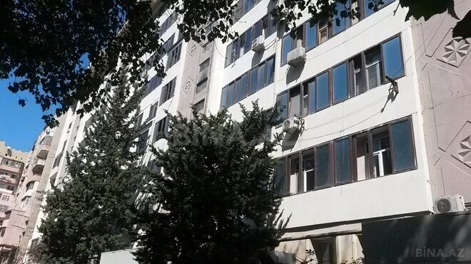 3 otaqlı köhnə tikili - 8-ci mikrorayon q. - 90 m² (1)