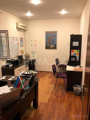 Obyekt - İnşaatçılar m. - 225 m² (1)