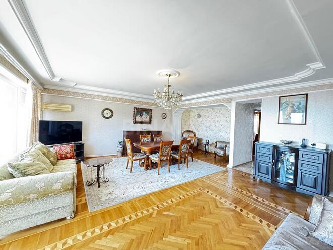 3-комн. вторичка - м. 28 мая - 120 м² (3)