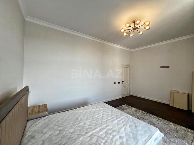 4 otaqlı həyət evi/bağ evi - Şüvəlan q. - 200 m² (22)