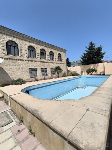 8 otaqlı həyət evi/bağ evi - Şüvəlan q. - 550 m² (1)