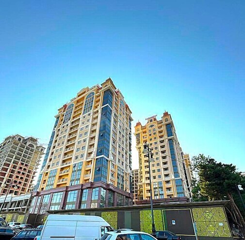3-комн. новостройка - м. 28 мая - 121.3 м² (1)