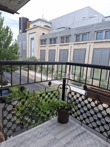 3 otaqlı köhnə tikili - 28 May m. - 150 m² (14)