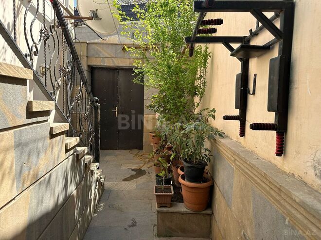 8 otaqlı həyət evi/bağ evi - Biləcəri q. - 300 m² (15)