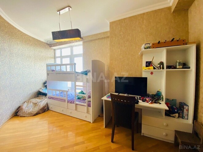 4-комн. новостройка - м. 8 ноября - 160 м² (23)